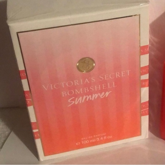 NWT Victoria’s Secret Bombshell Summer 3.4 oz. Sells for $129 online. Retired - Picture 4 of 6